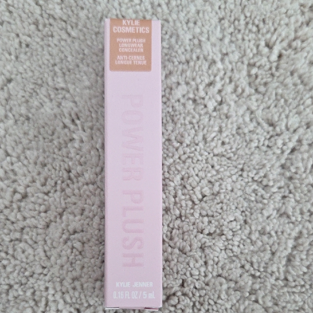Kylie Cosmetics NIB Power Plush Concealer - 5N